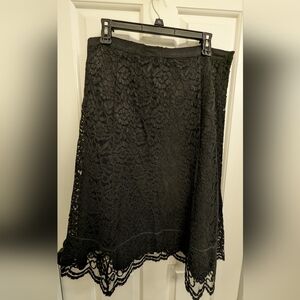 Old Navy women's sz 14 lace mid length skirt. Washed and never worn